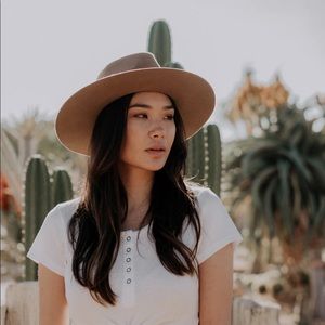 Gigi pip, lack of color, Will and Bear Unisex Wide Brim Hat- Andy Oak